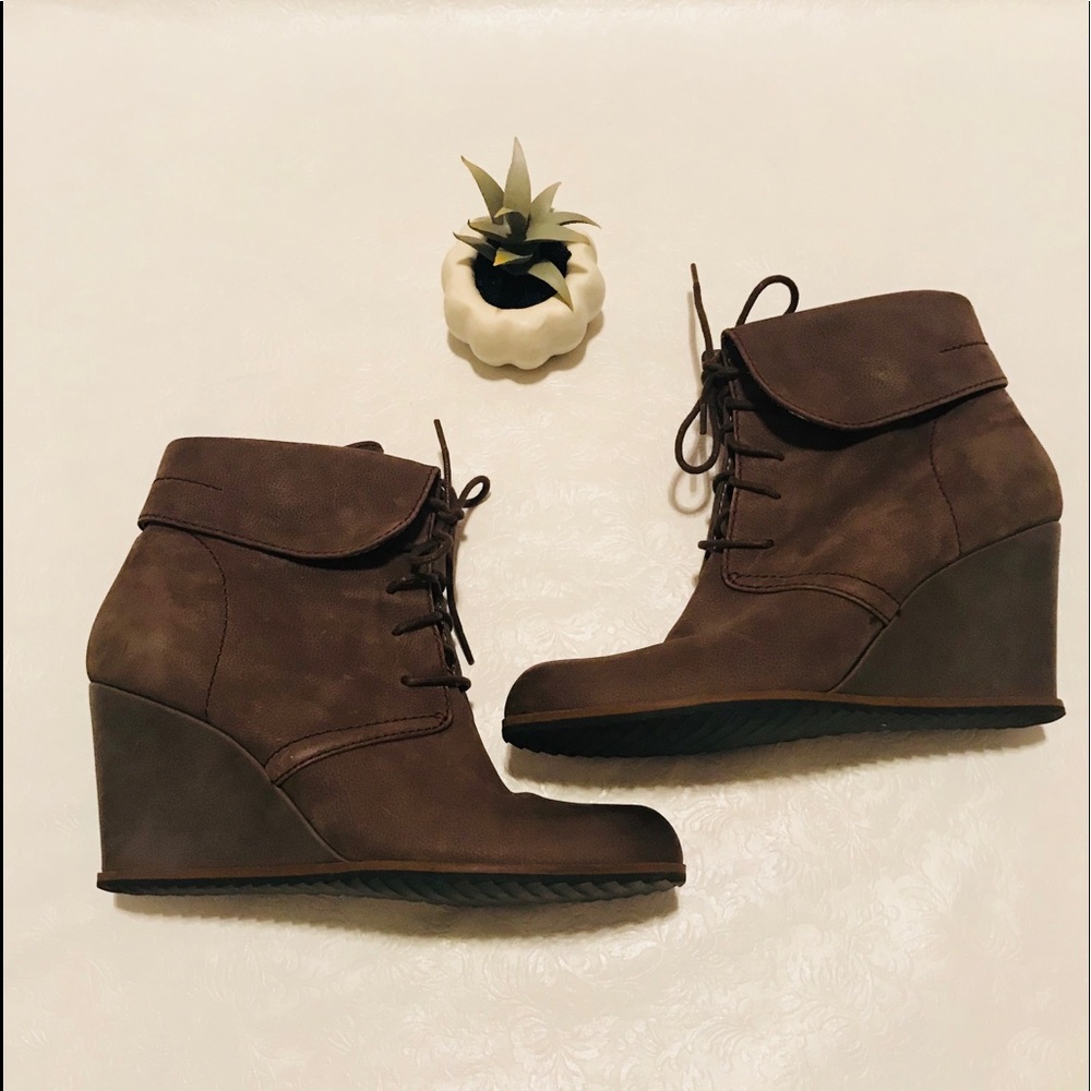 🍃 Tesori LaceUp Booties 🍃